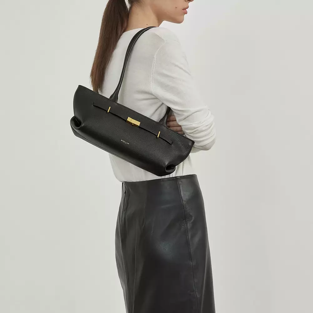 The New York Small Shoulder Bag Grained Black