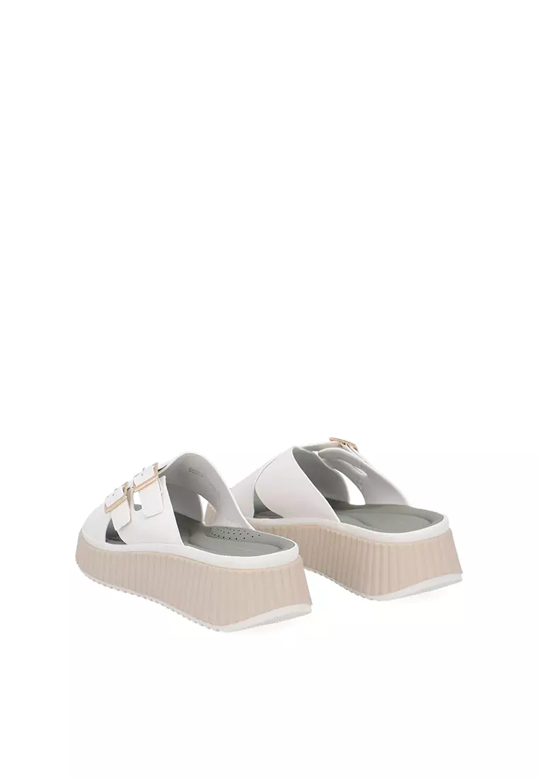 White Flexi Cloud Buckled Sandals