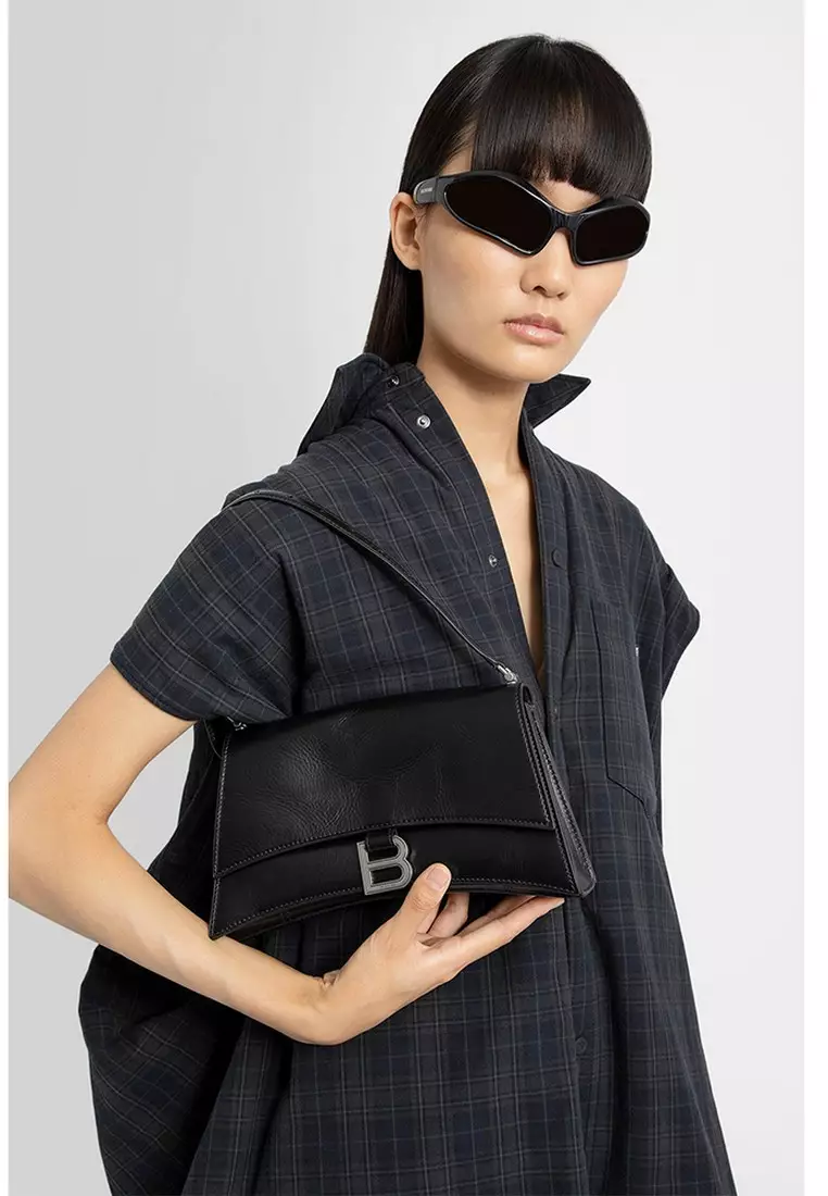 Crush Small Sling Shoulder Bag in Black