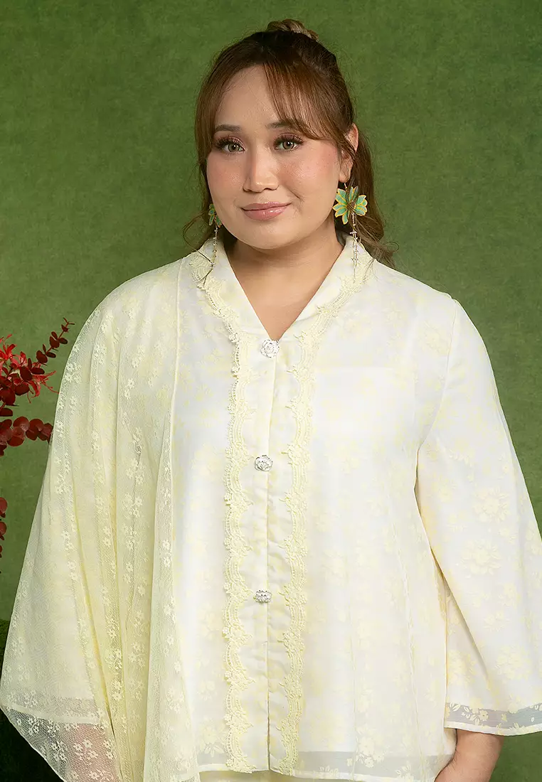 Laila Plus size Kebaya with Shawl