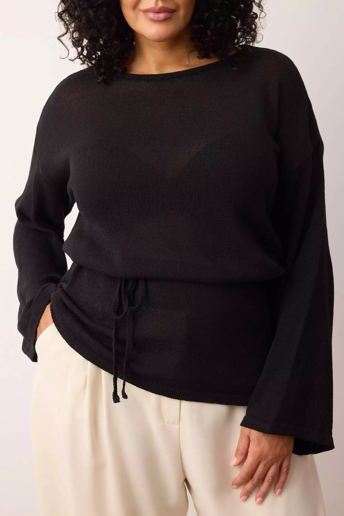 Black Boat Neck Slim Sweater With Belt At Waist Tbbaw26An00036