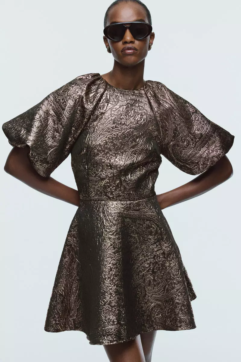 Balloon-sleeved dress