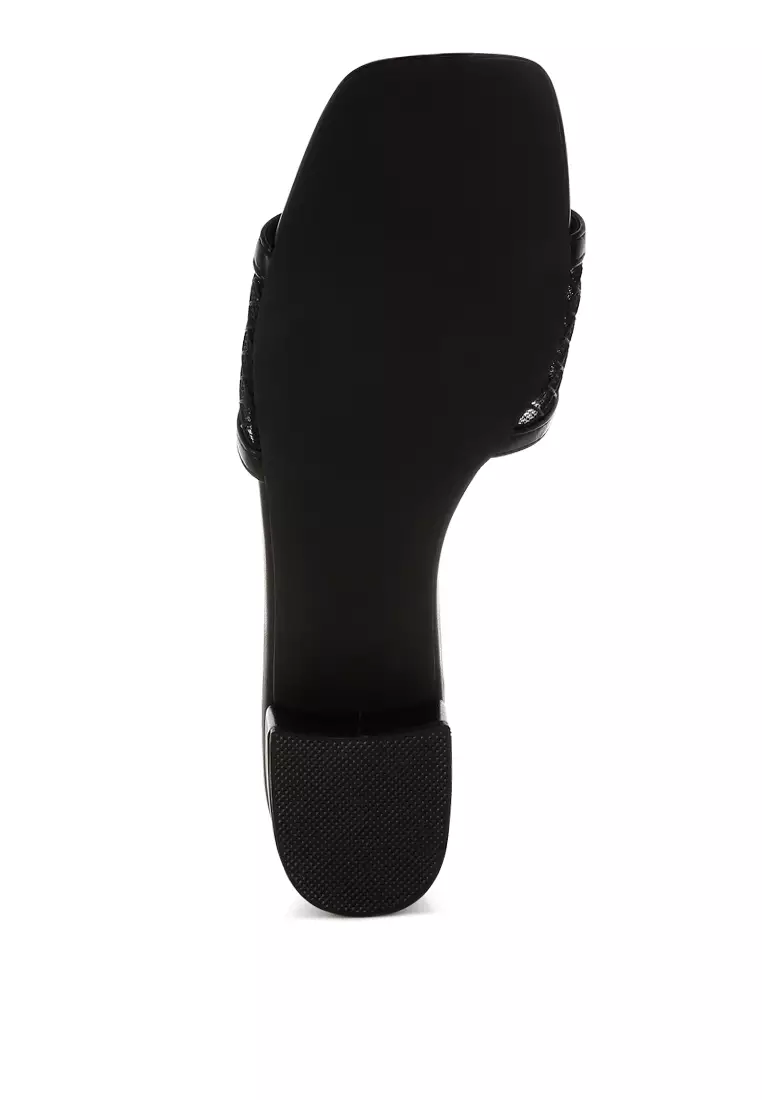 Sepatu hak rendah slip-on warna hitam