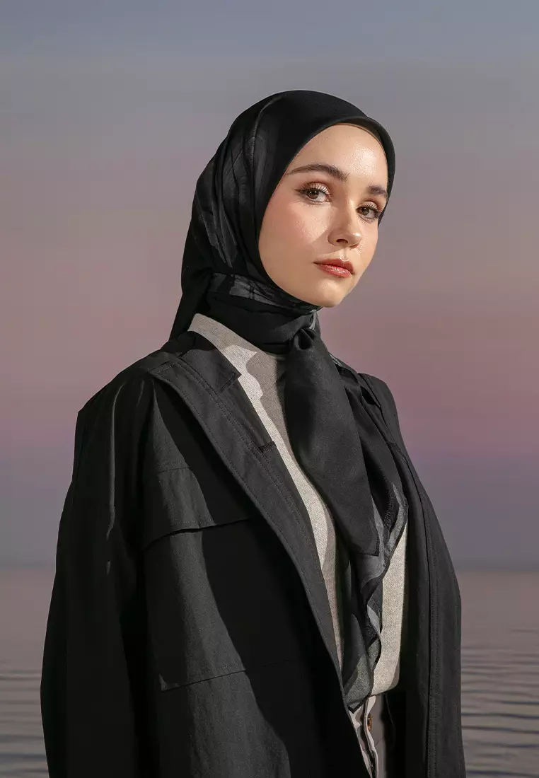 Kami Reverie Signature Scarf Black