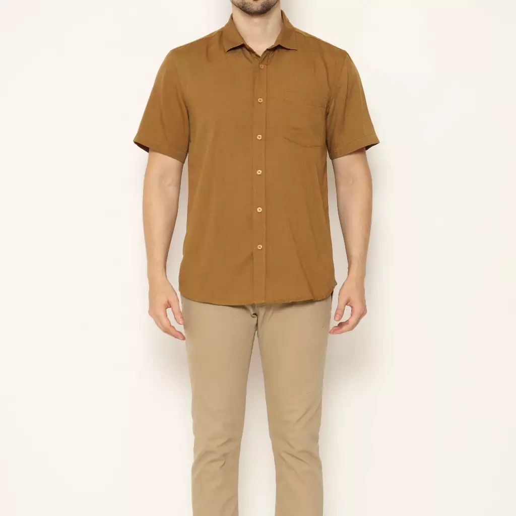 AMK Kemeja Pria Lengan Pendek SHS YIRUMA S/S Premiere Solid Coklat