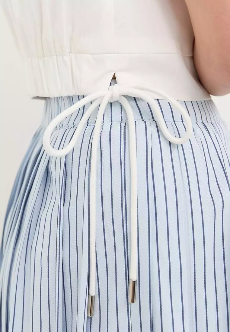Side Bow Tie Crop Top