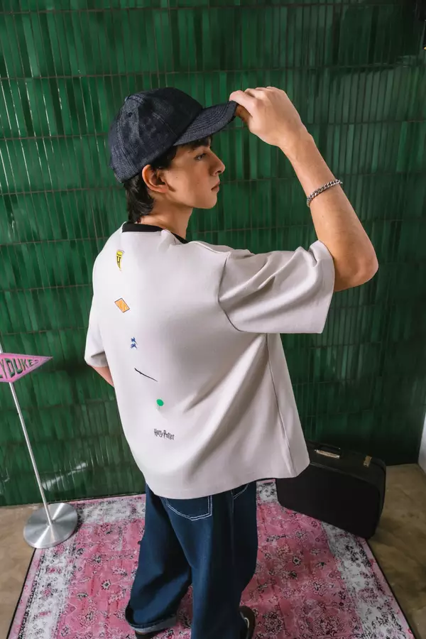 FACILITY Harry Potter Collection - Honestly Don't You Two Read ? Boxy Tee - White