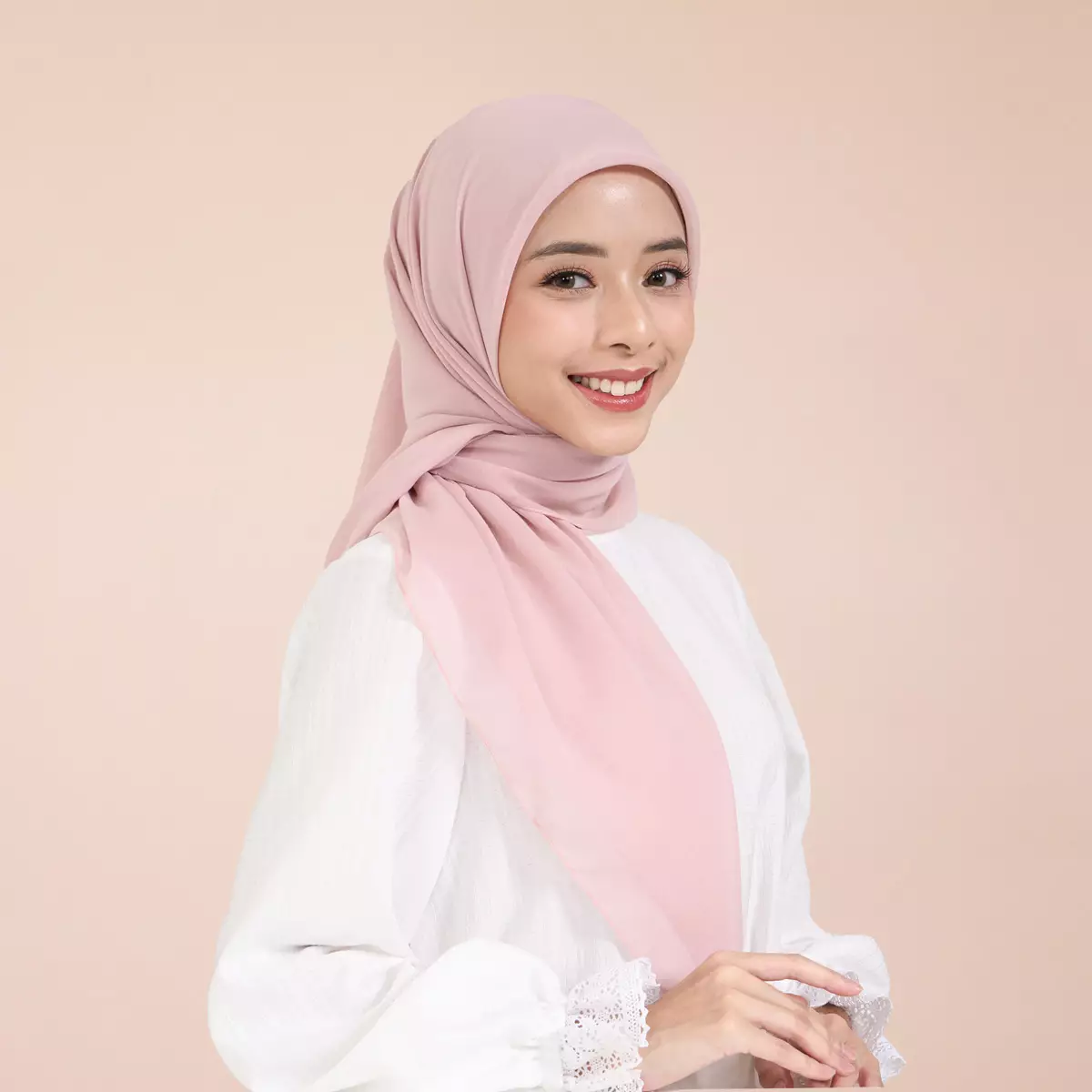 ZM Zaskia Mecca - Qiola Pink Scarf - Kerudung Segi Empat