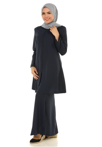 Buy Cempaka Kebaya With Buttoned from Ashura in Blue and Navy only 129.9