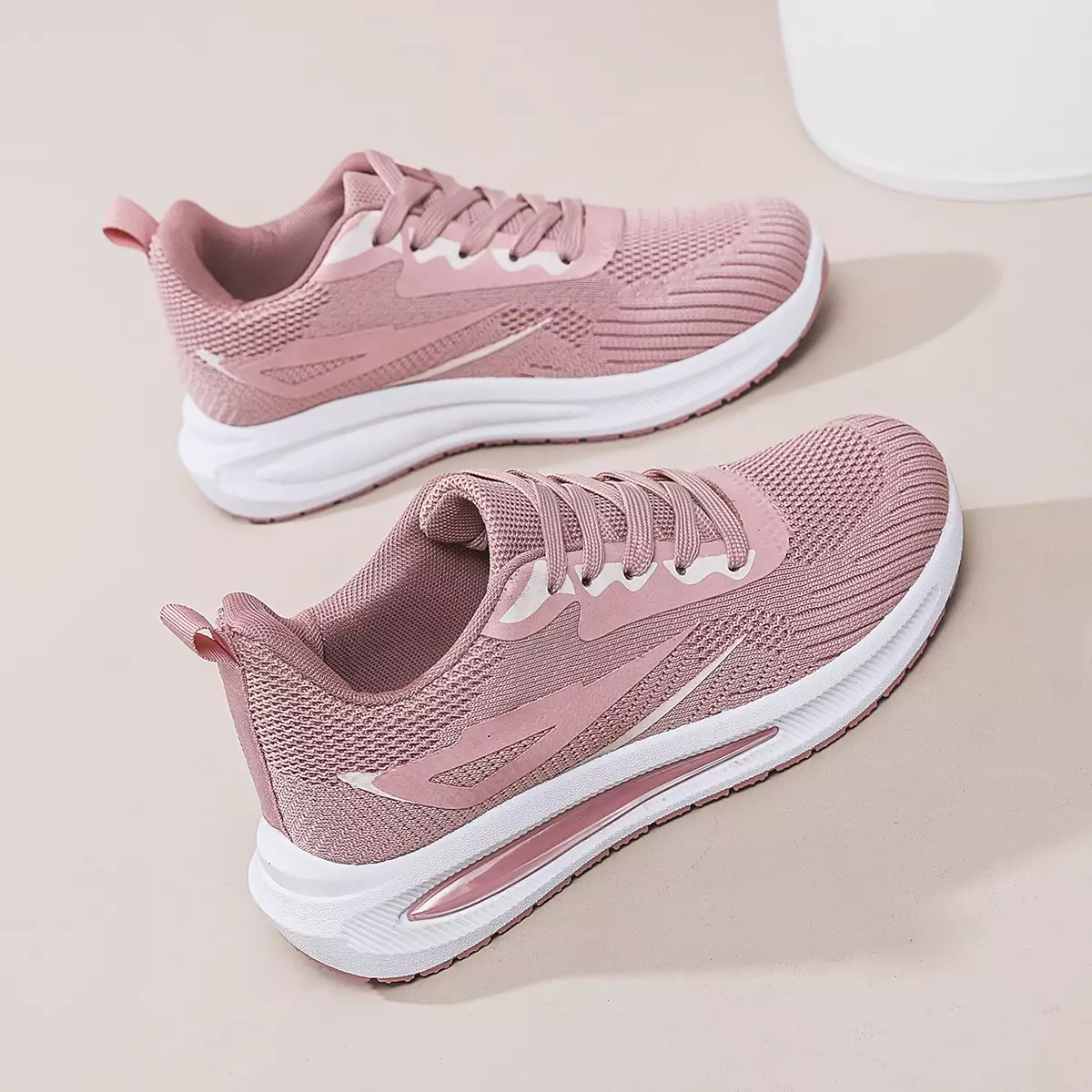 Sneakers Pria Wanita Terbaru – Sepatu Sport Kasual Nyaman Harian