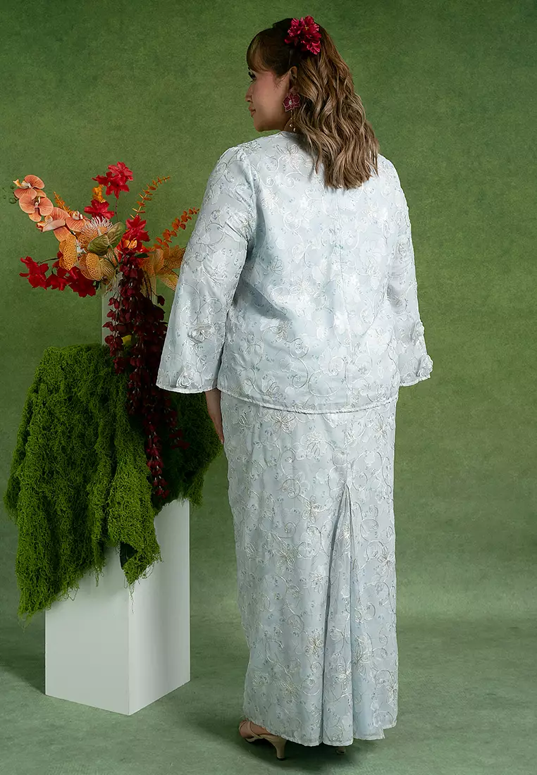 Luna Plus size Voluminous Modern Set