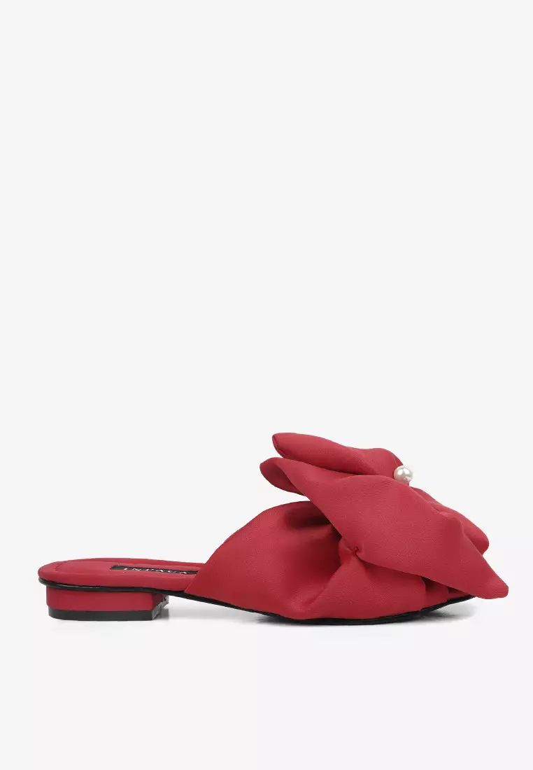 Satin Sandals with Pearl Claudette Red