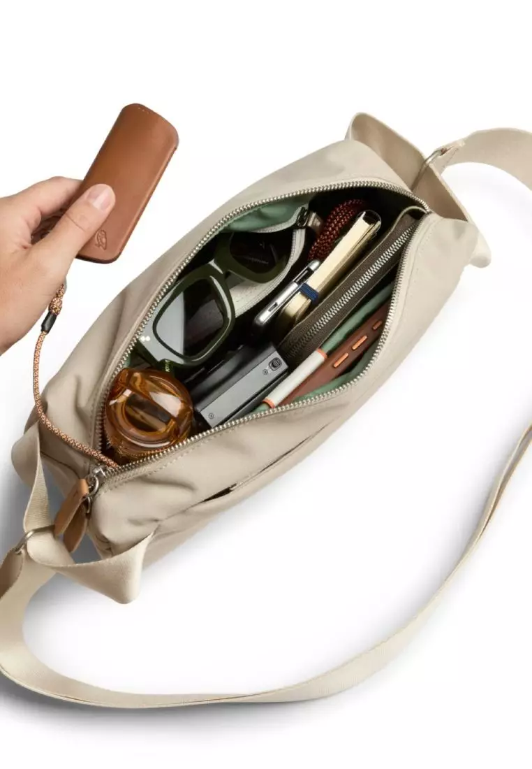 Bellroy Classic Sling 5L - Tahini