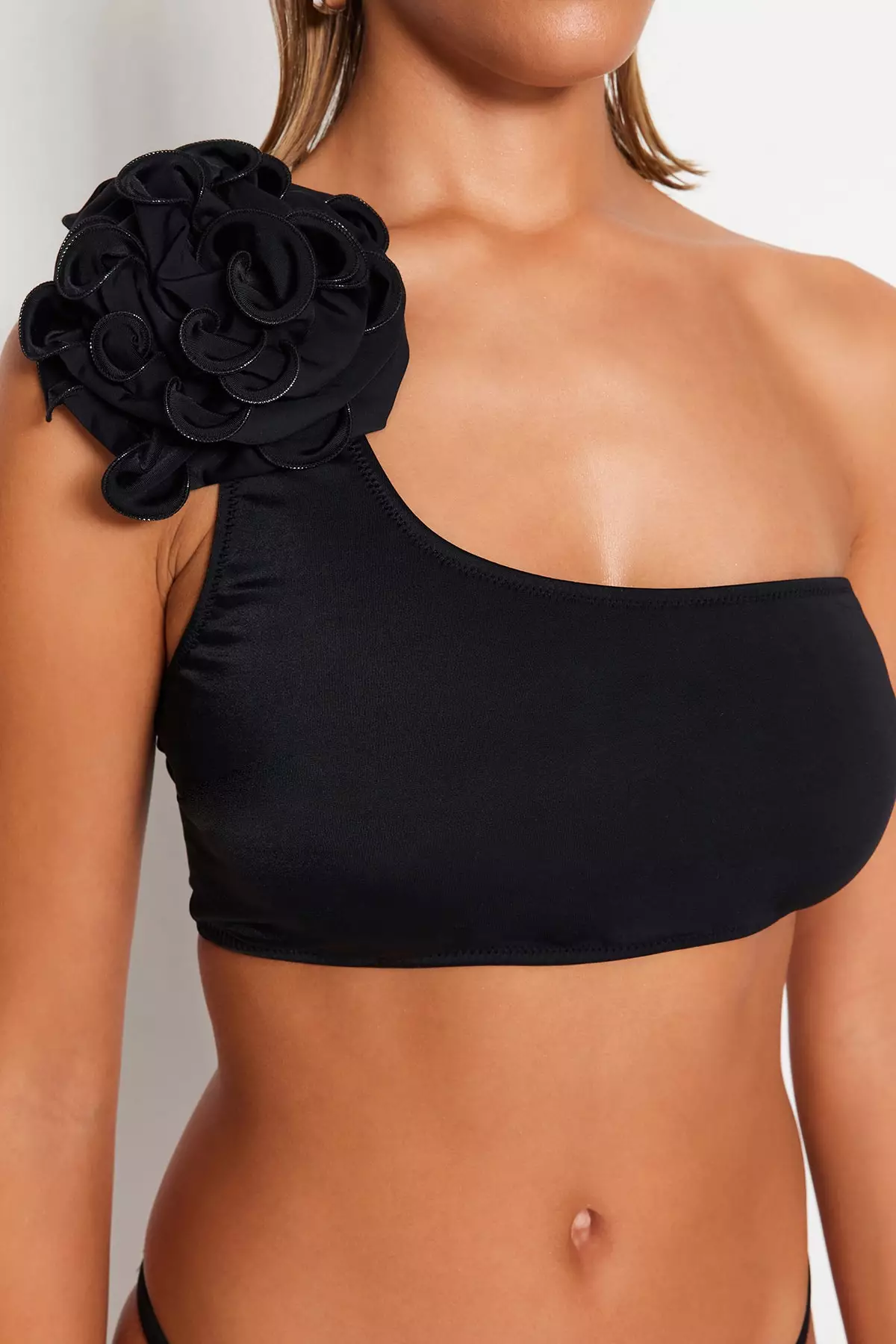 Trendyol Black One-Shoulder Floral Appliques Bikini Top 2024