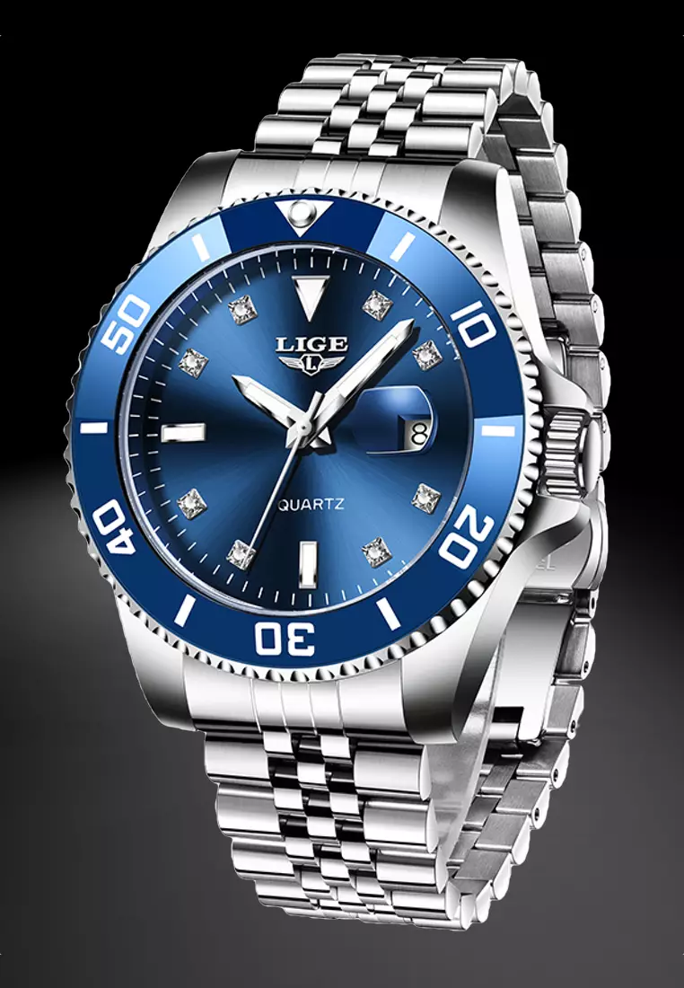 Unisex Classic Diver's Stainless Steel Quartz Watch on Steel Bracelet