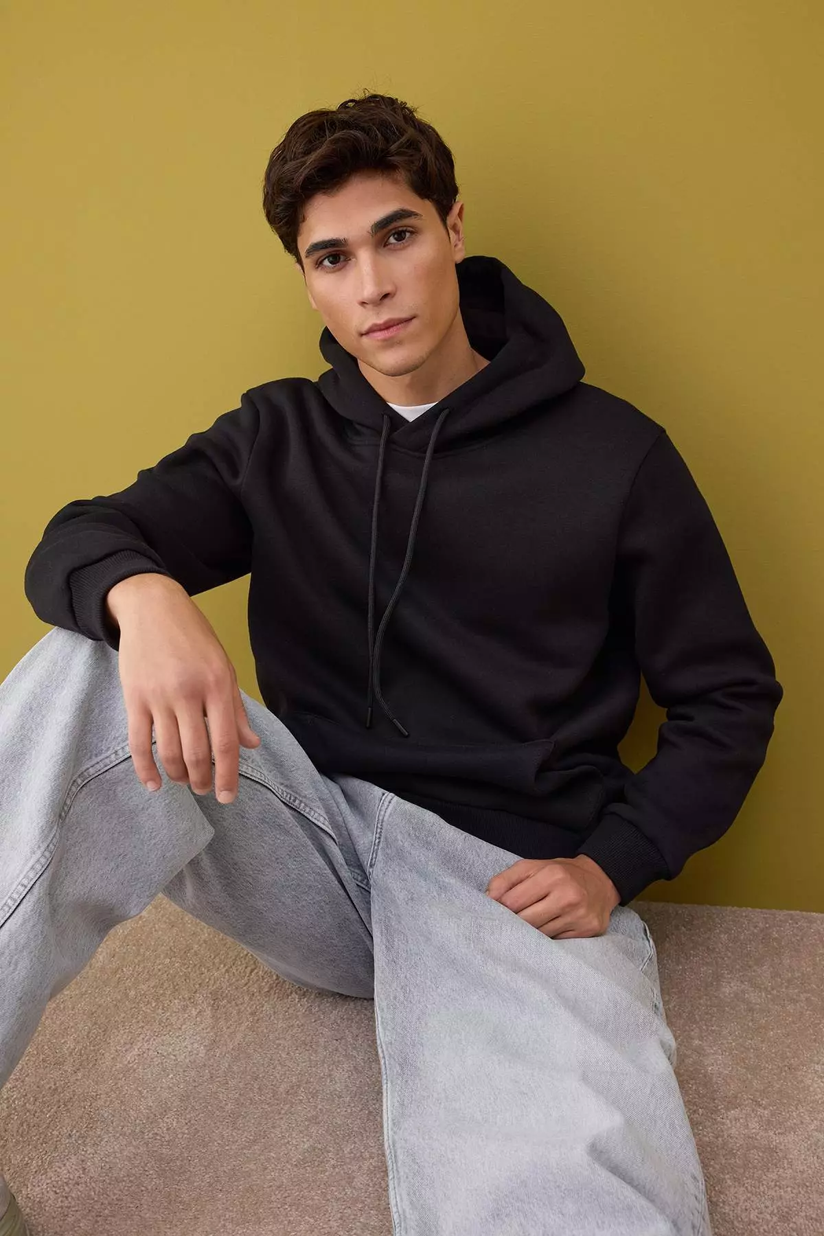 Black Regular Cut Hooded Thick Sweatshirt With Polar Fleece Inside