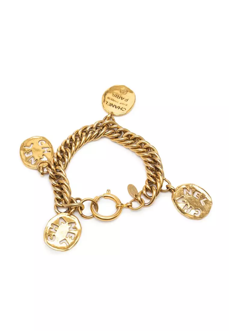 Pre-Loved Chanel Gold Plated 31 Rue Cambon Logo Charm Bracelet