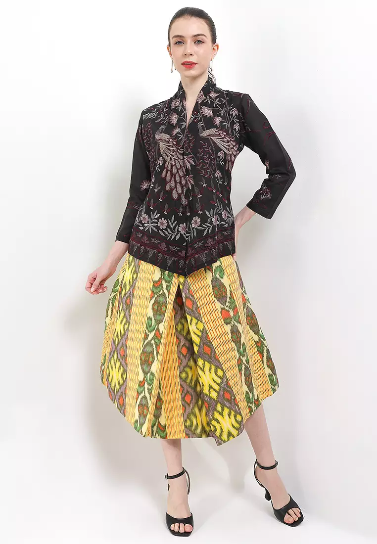Kebaya Embroidery-Peacock 7/8-Sleeve