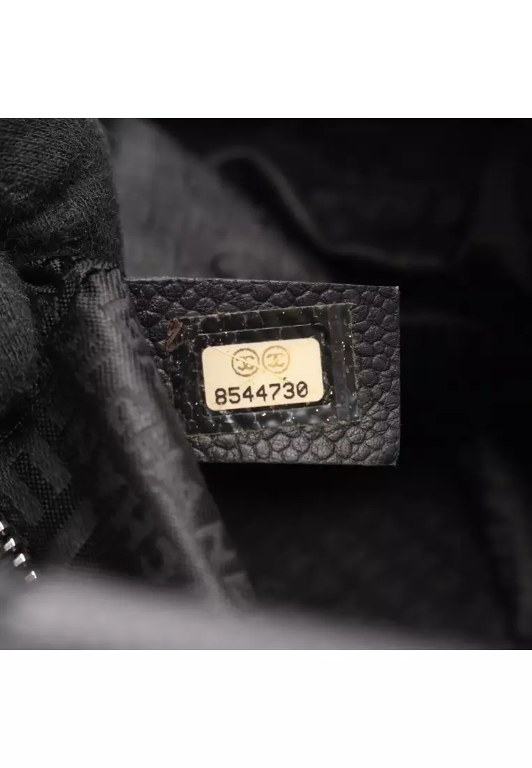 Pre-Loved Chanel chocolate bar Handbag mini boston bag Caviar skin black silver hardware