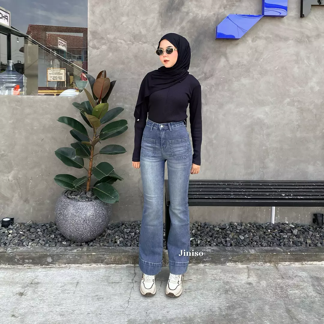 Ultra Highwaist Cutbray Stretch Jeans 648 HANGOUT