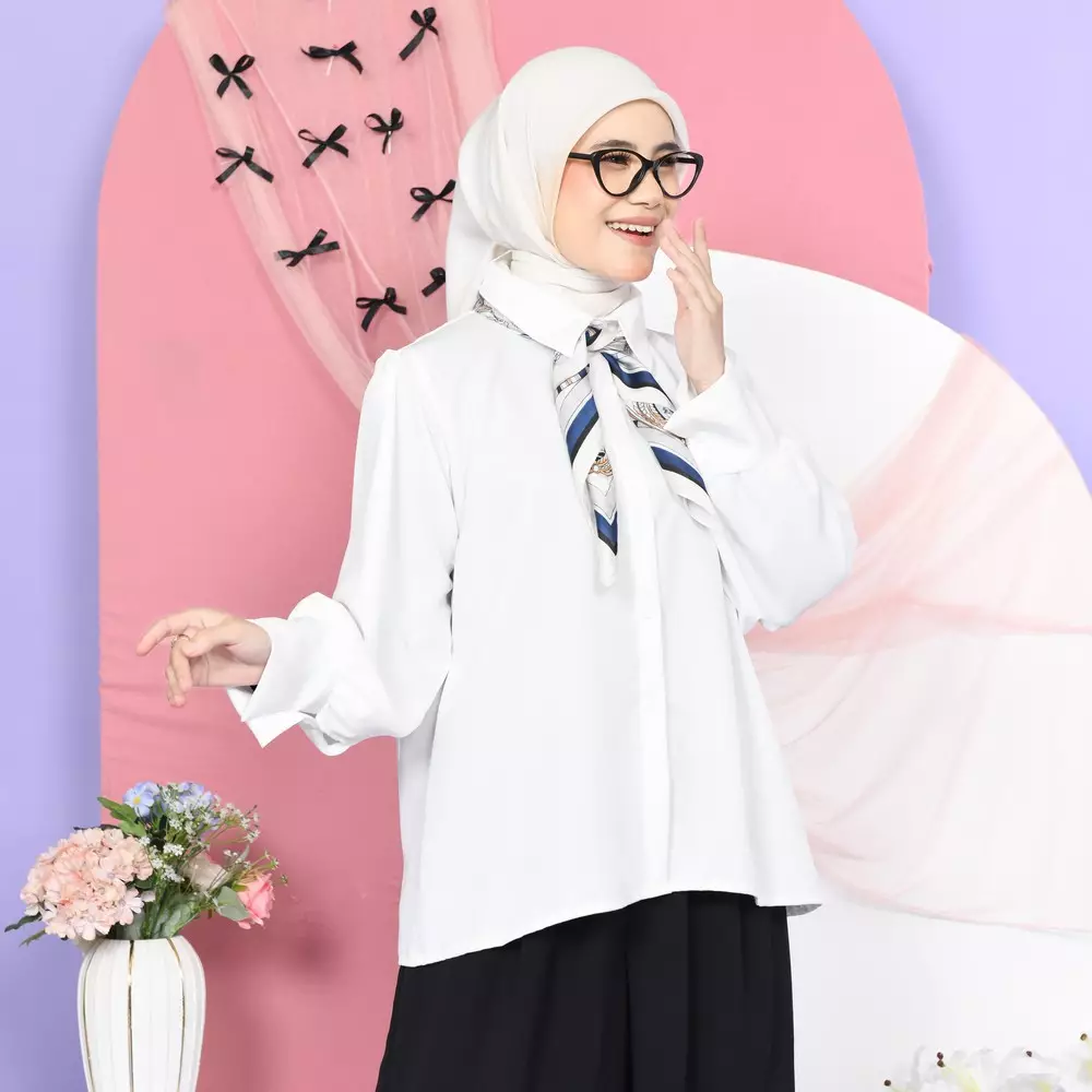 Lovia Blouse Kemeja Wanita - Broken White M20047 R33S6