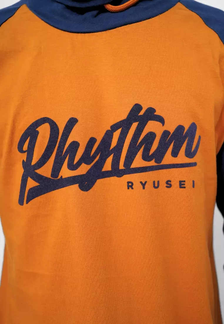 Ryusei Kaos Pria Lengan Panjang Nandito Rhythm Mustard
