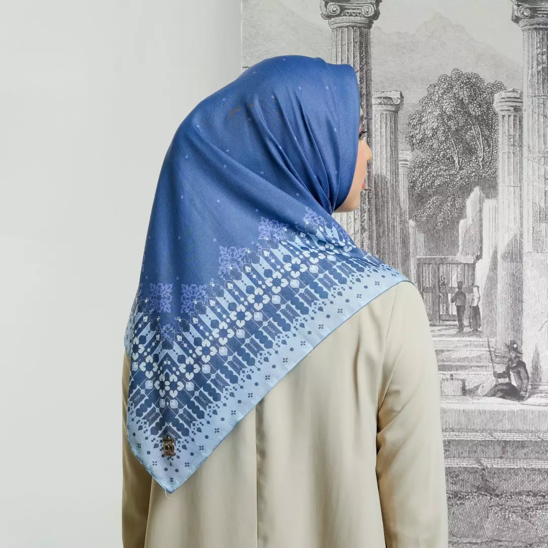 RANU Print Scarf Navy - Kerudung Hijab Segiempat Motif With BOX - Bahan Nesla - Ukuran 115x115