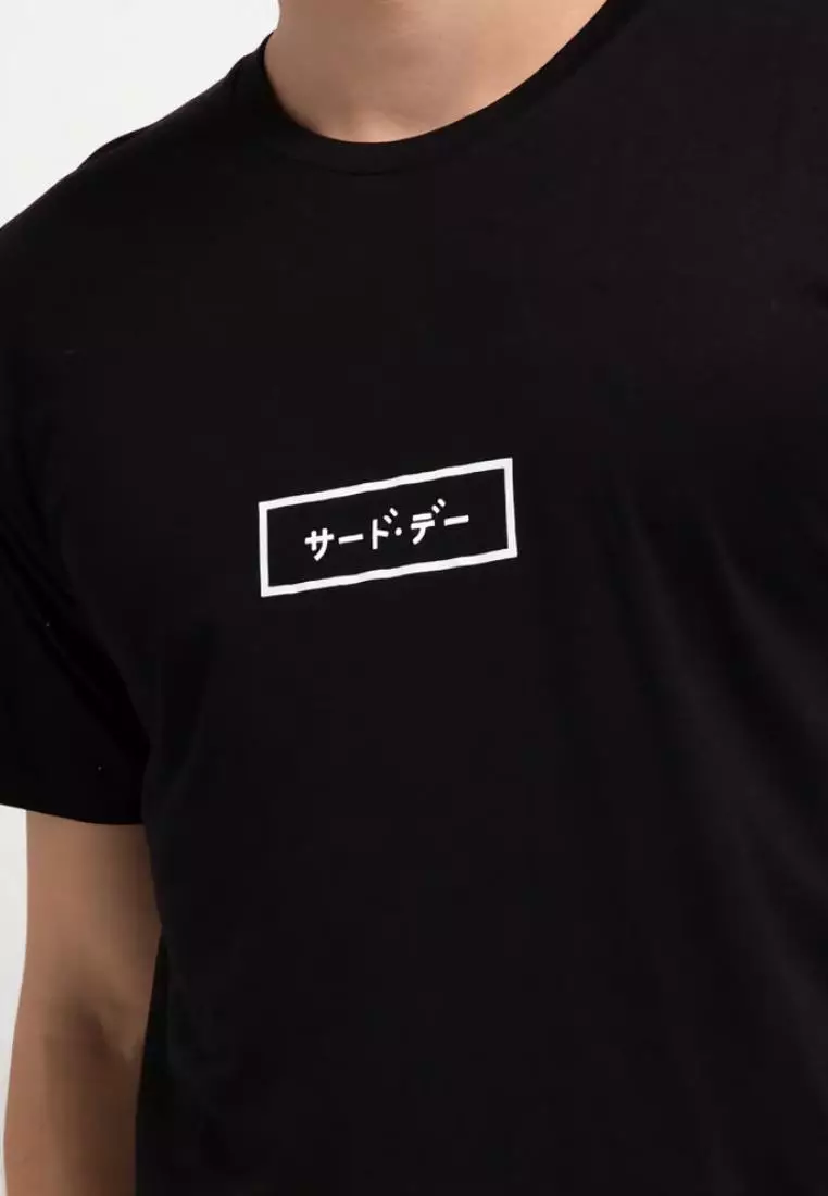 MTH95 Kaos Pria Simple Jepang Smallrec Katakana Hitam T-shirt Black
