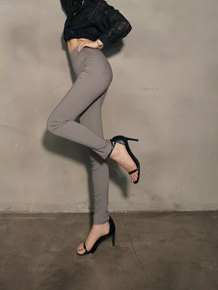 Stretch Shaping High-Waisted Nine-Point Slim Fit Black Pants [BA7561]
