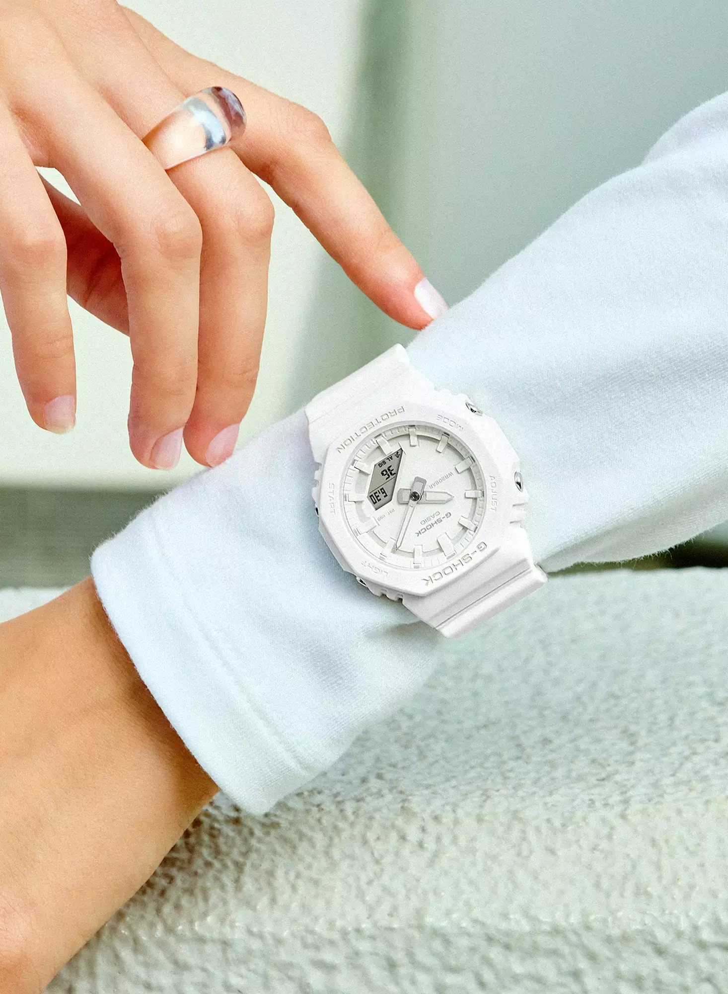 Women GGMA-P2100-7A Women's Day Edition Resin White