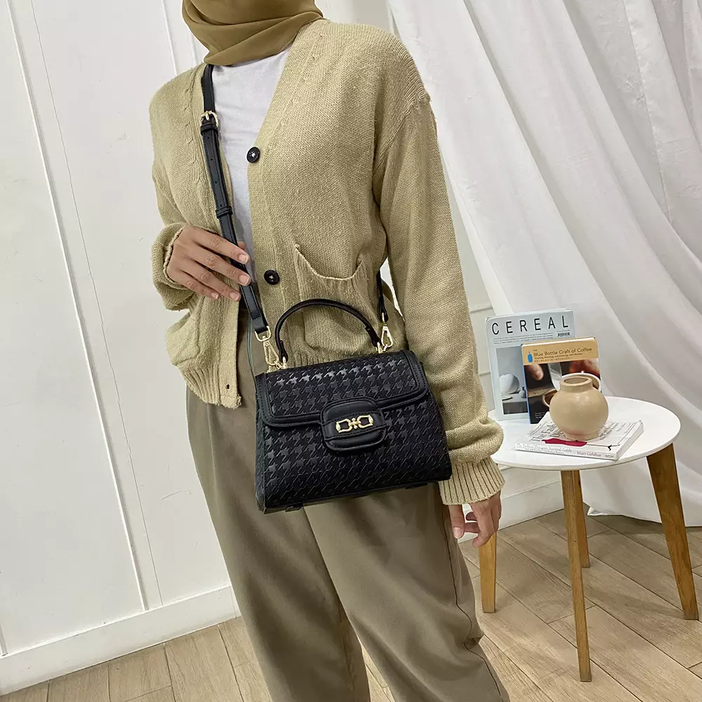 Palomino Dalton Handbag - Black