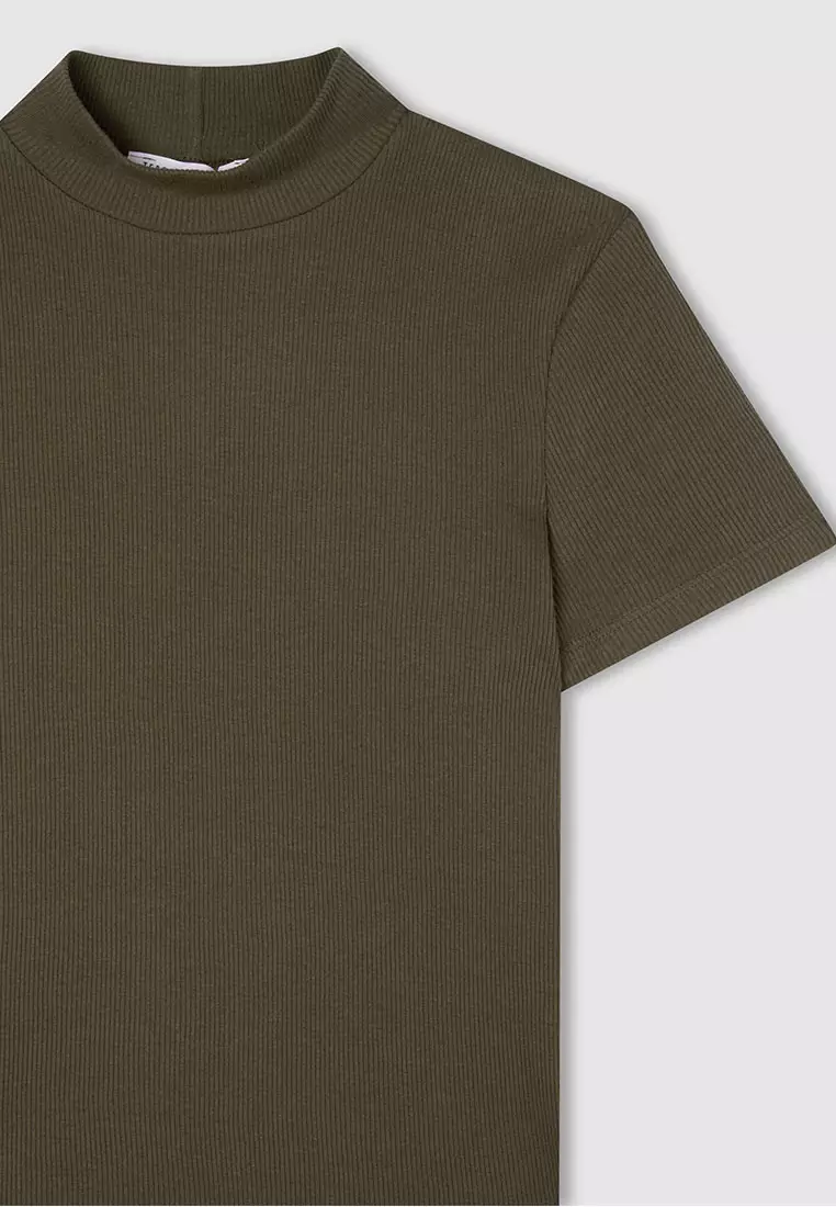 Woman Short-Sleeved T-Shirt