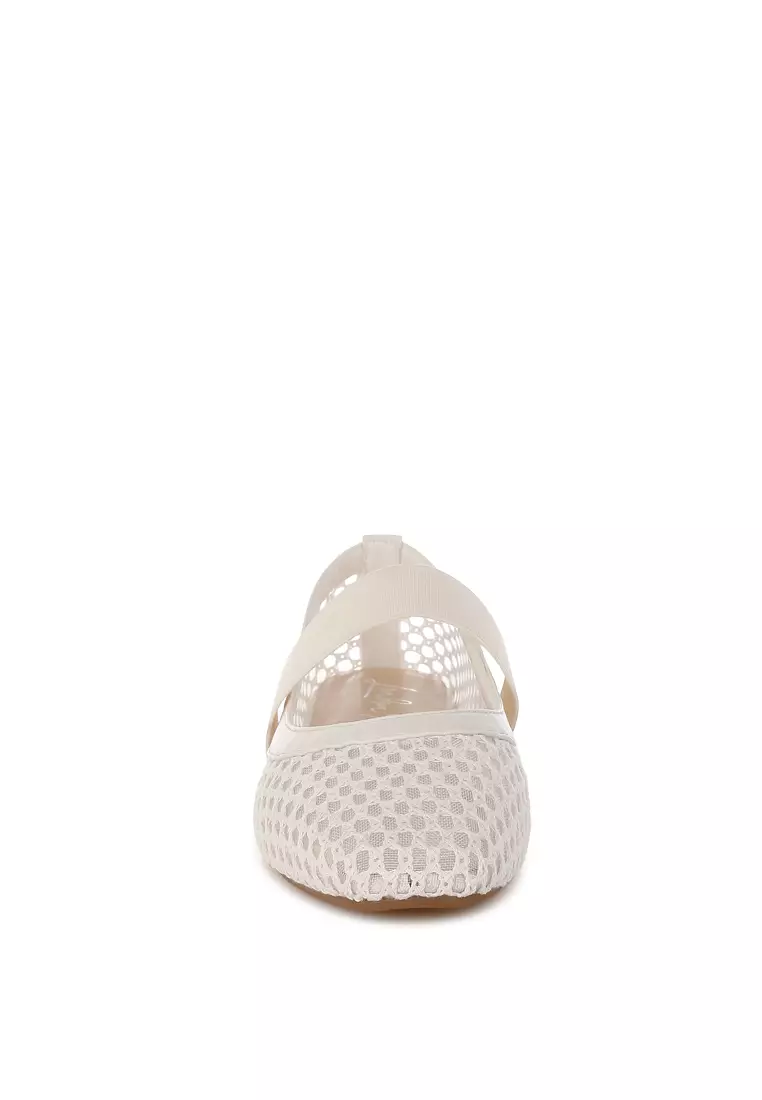 Sepatu Balerina Tali Tengah Kaki Berwarna Beige