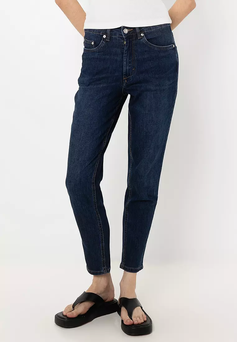 Quantic Mom Tapered Jeans