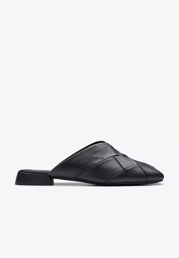 Discount on Clarks  shoes - SKU: Ubree15 Woven Dress Mule Black