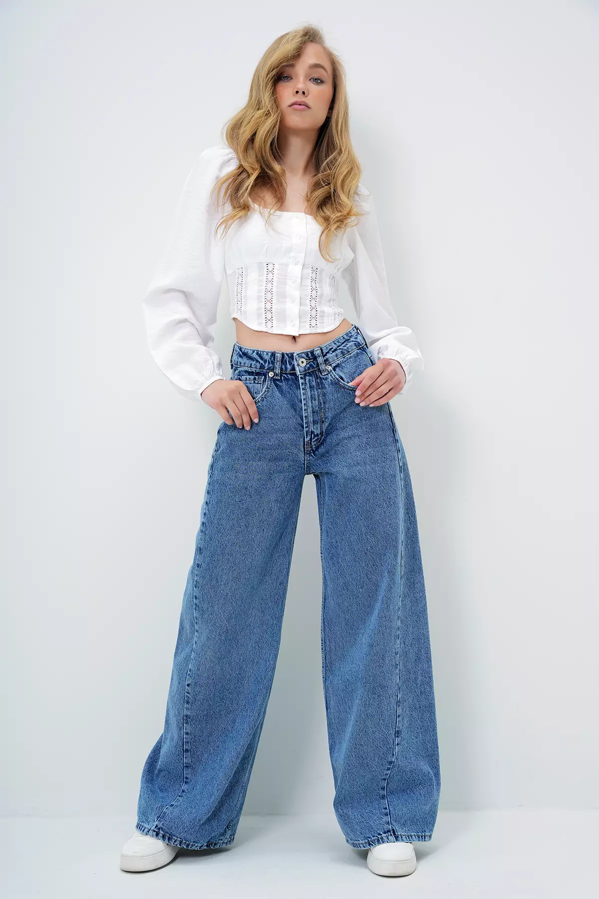 Women Blue High Waist Vintage Washed Buggy Cut Jean Pants Alc-X13952