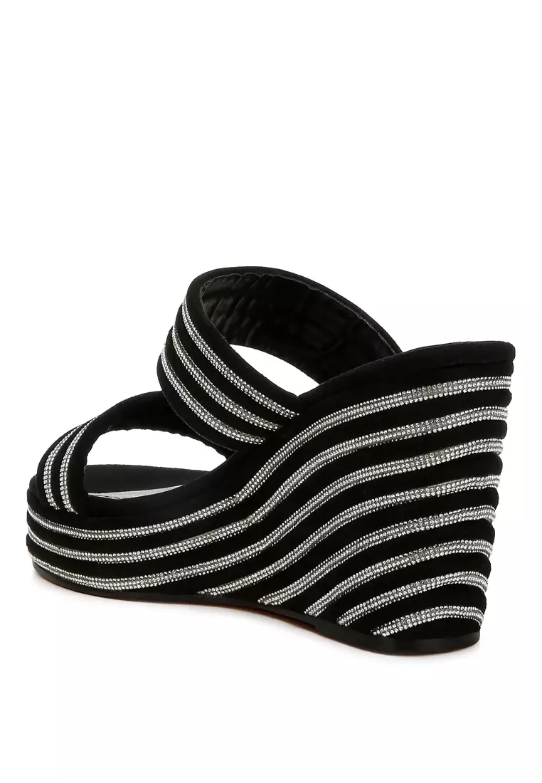 Sandal Wedges Berhias Berlian Imitasi dalam Warna Hitam