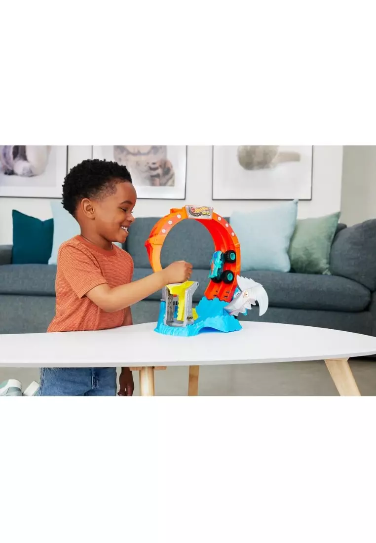 Monster Truck Corkcrew Shark Smash