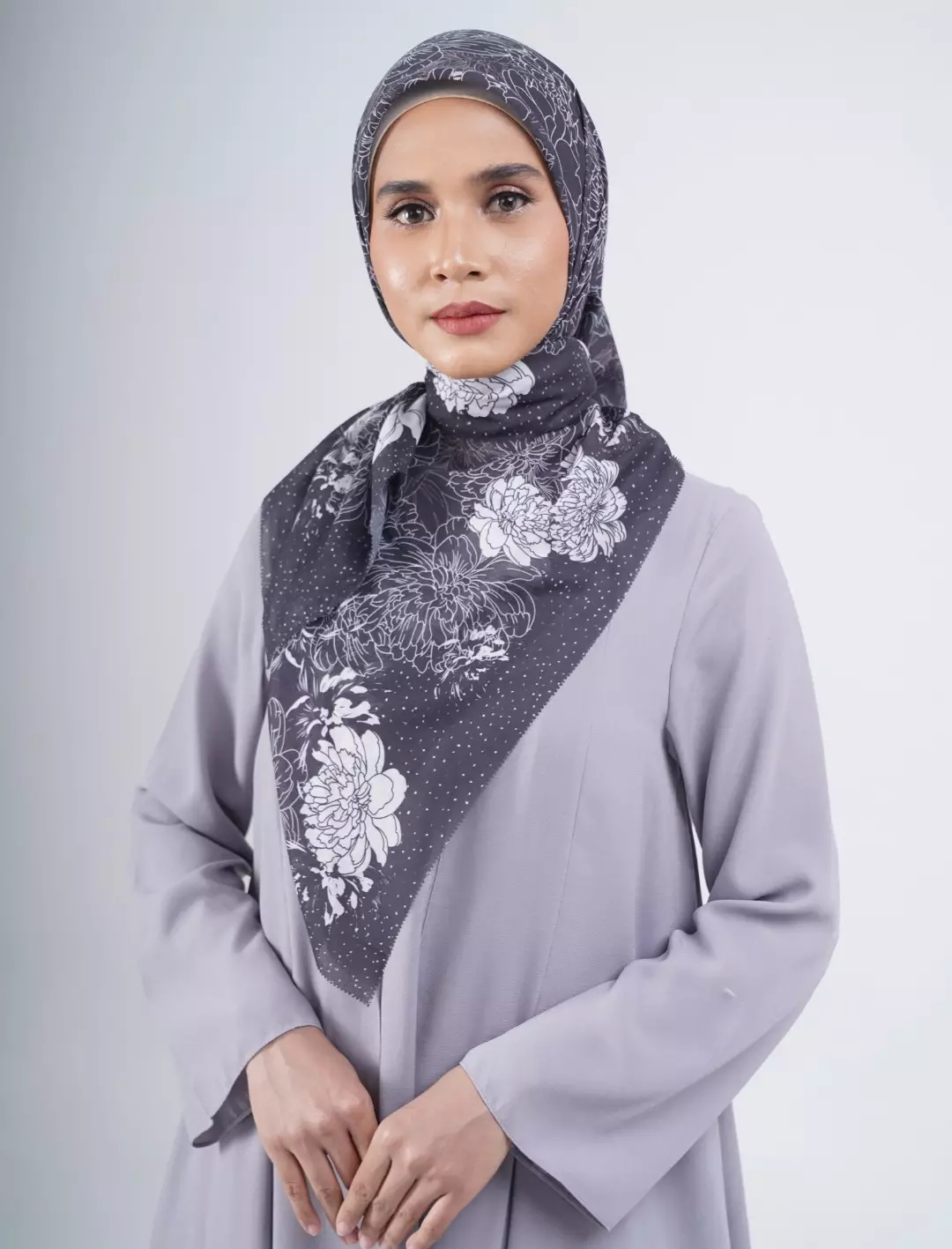 Cezia Printed Scarf Black | Hijab Kerudung Segi Empat Motif