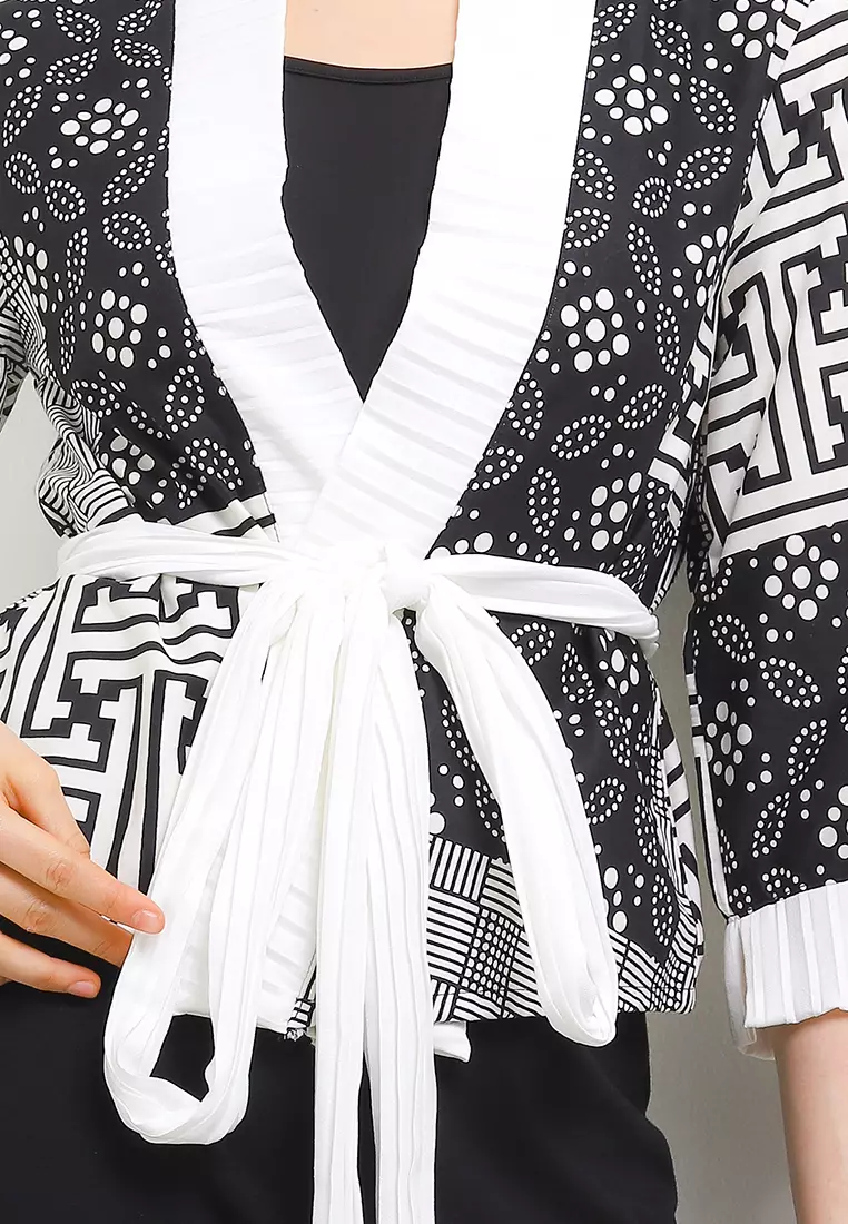 Outer Anjani Black Cardigan Batik Garutan