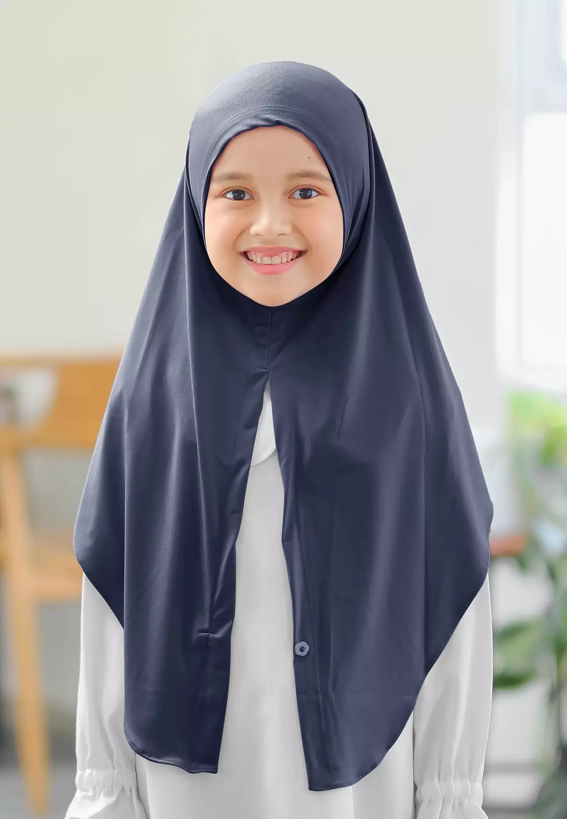 Cotton Bee - Cyra Bergo Kancing | Hijab Instan Anak - Navy - L