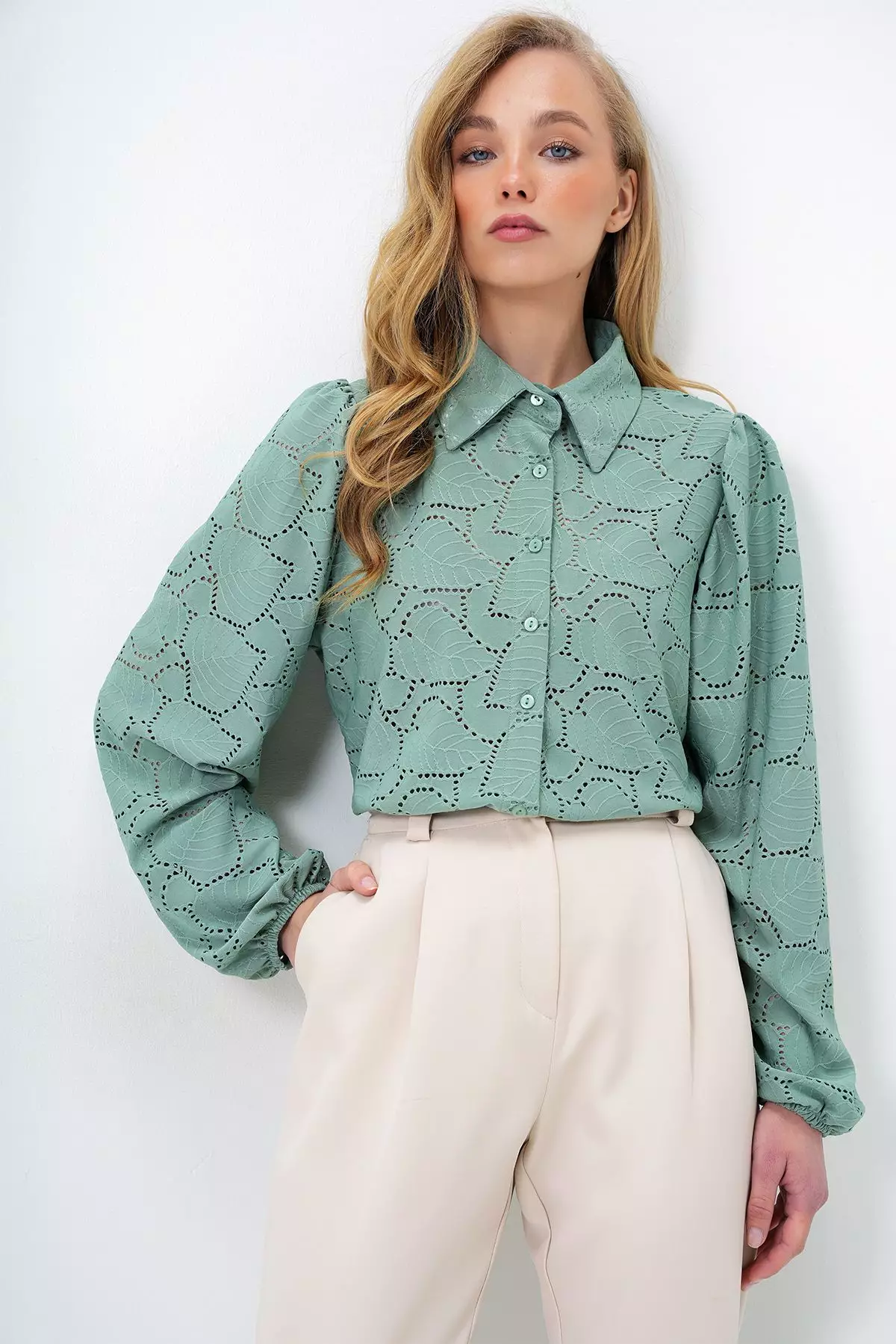 Women's Green Guipure Woven Premium Shirt Alc-X4366