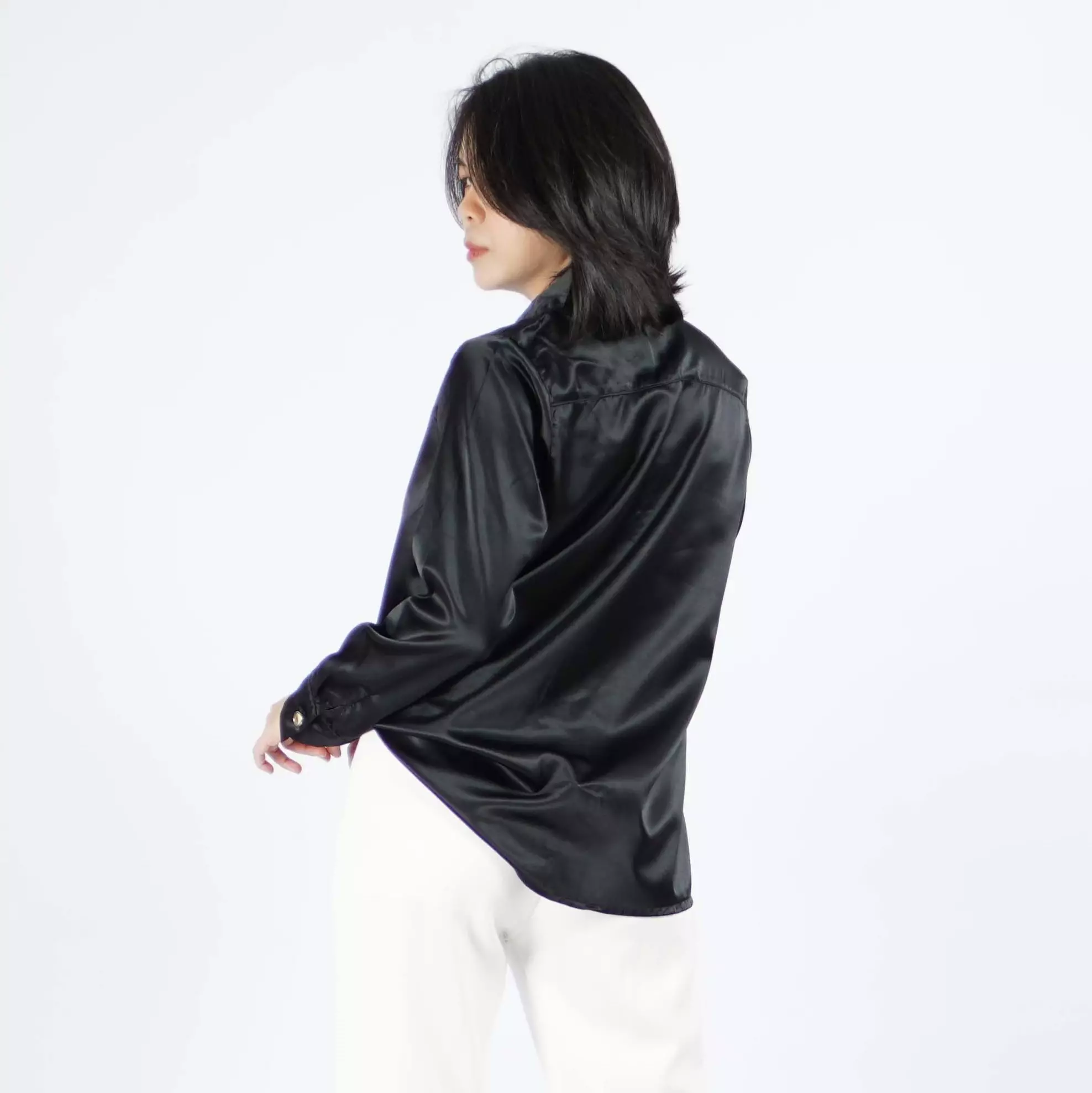  Kemeja Satin VICTORIA Kemeja Wanita Gaya Korea - Hitam