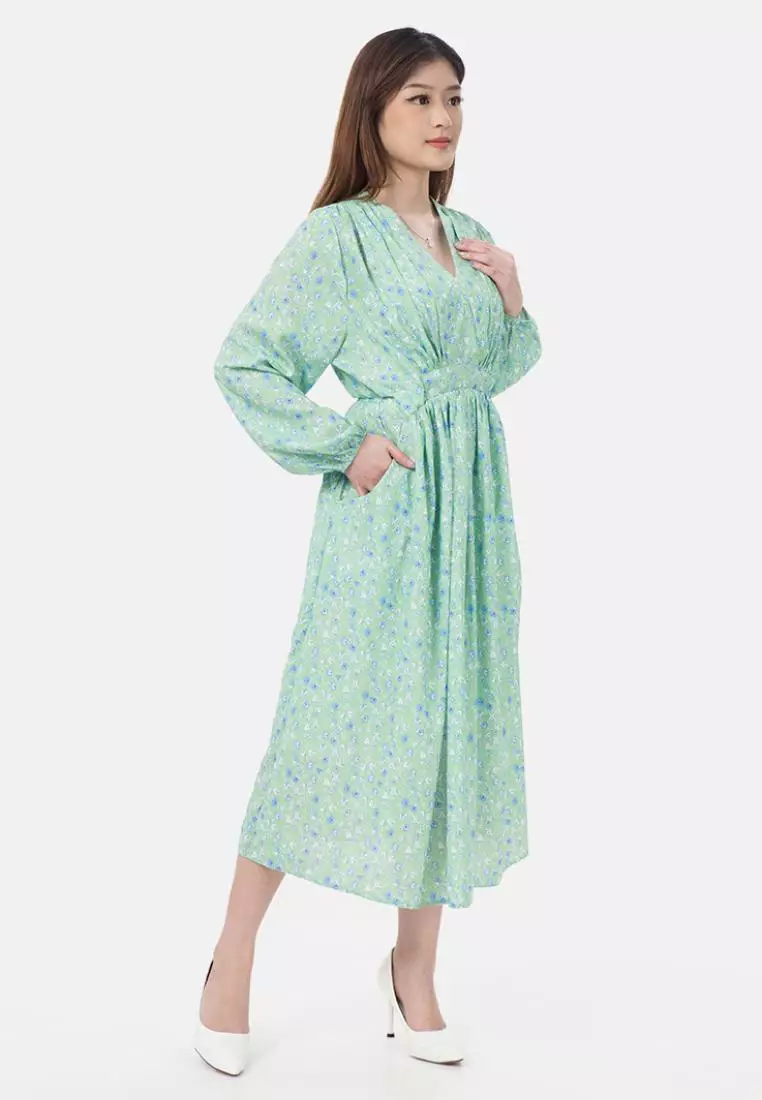 Pearl blossom Long Dress in Green
