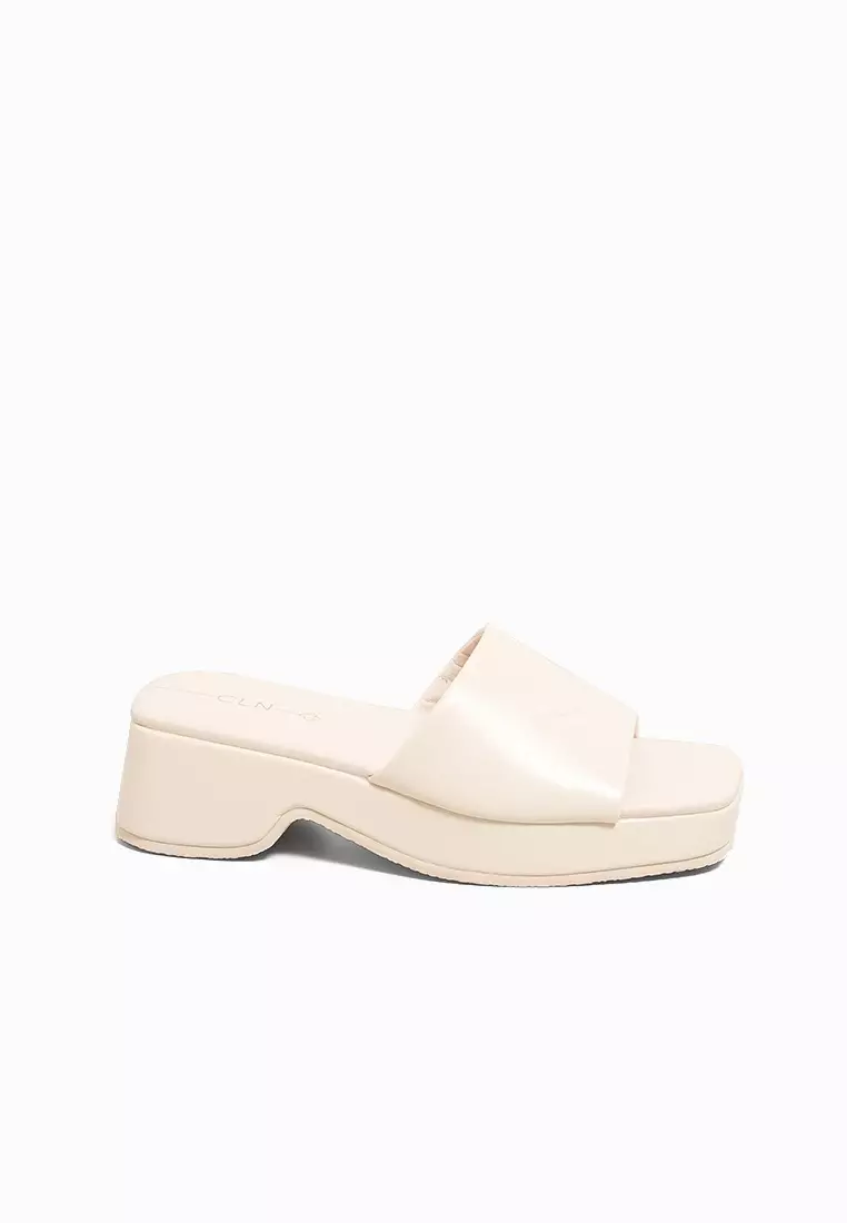 Discount on CLN  shoes - SKU: Shanna Heel Slides