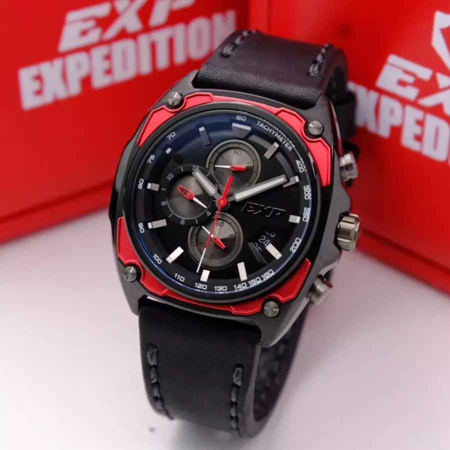 Expedition 6835 Kulit Hitam List Merah Cowok
