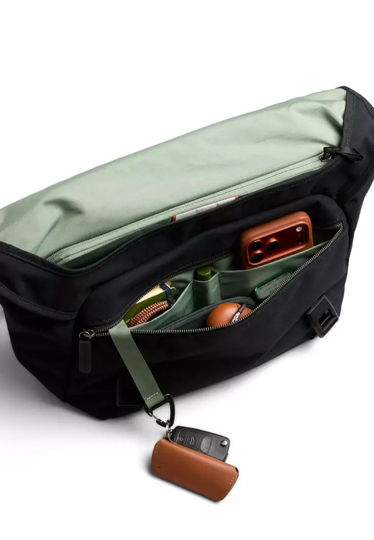 Bellroy Classic Messenger - Black