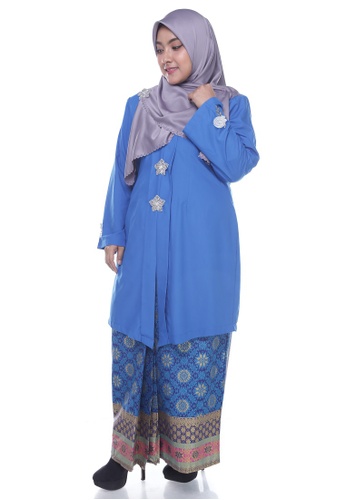Buy Nayli Plus Size Blue Kebaya Labuh from Nayli in Blue and Gold only 199