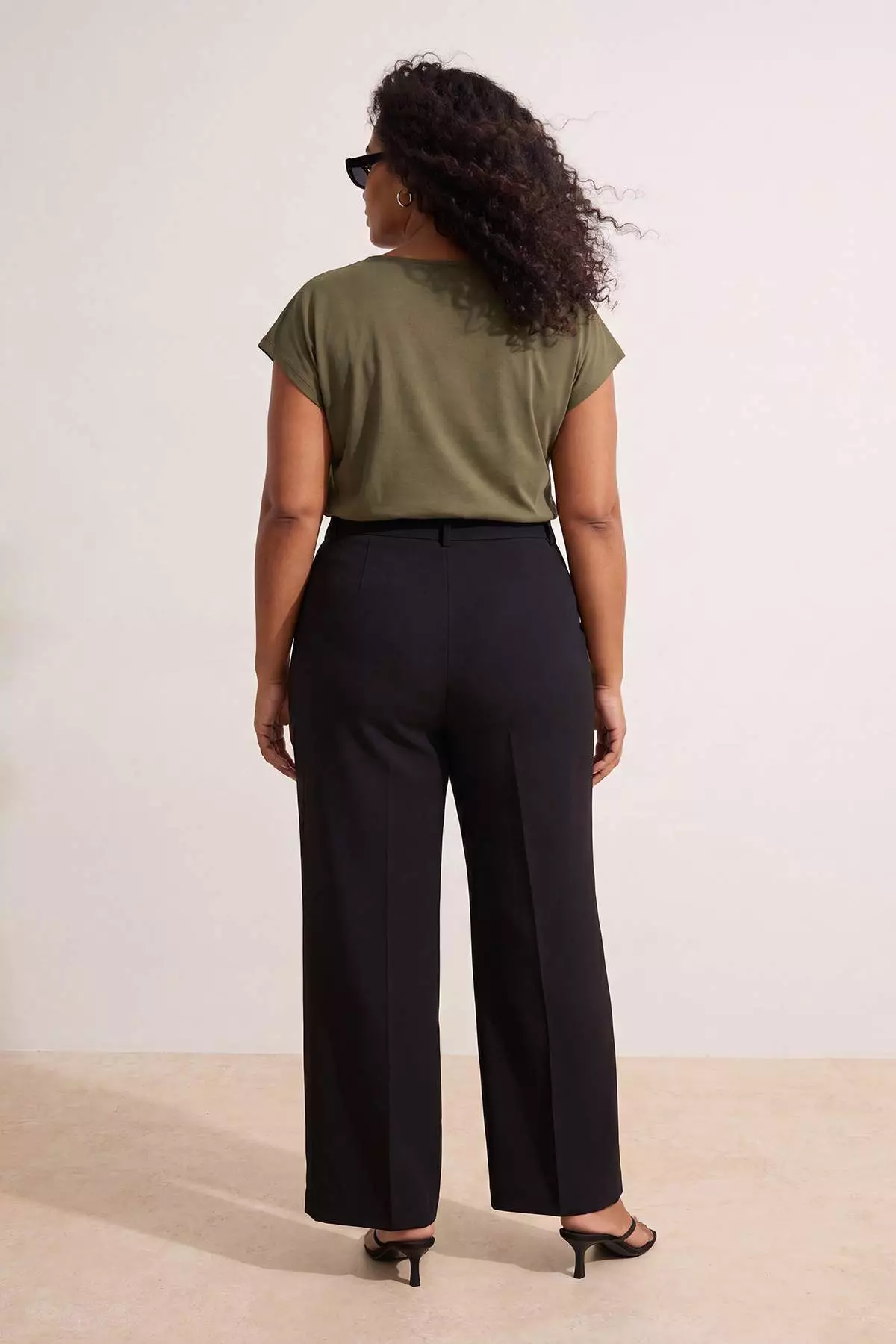 Black Exclusive Special Collection Plum Soft Button Wide Leg Pants Tbbss26Ar00057