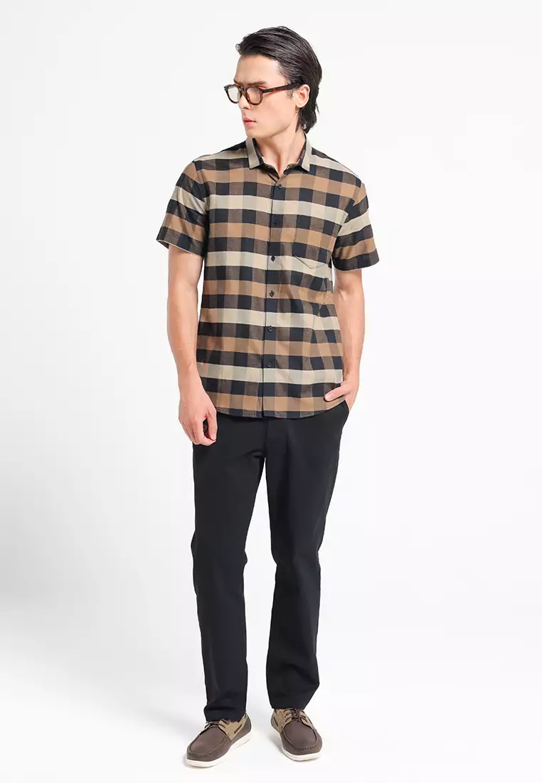 MANZONE - Kemeja Oxford Lengan Pendek Pria Rodrick 02 Slim Fit - Brown